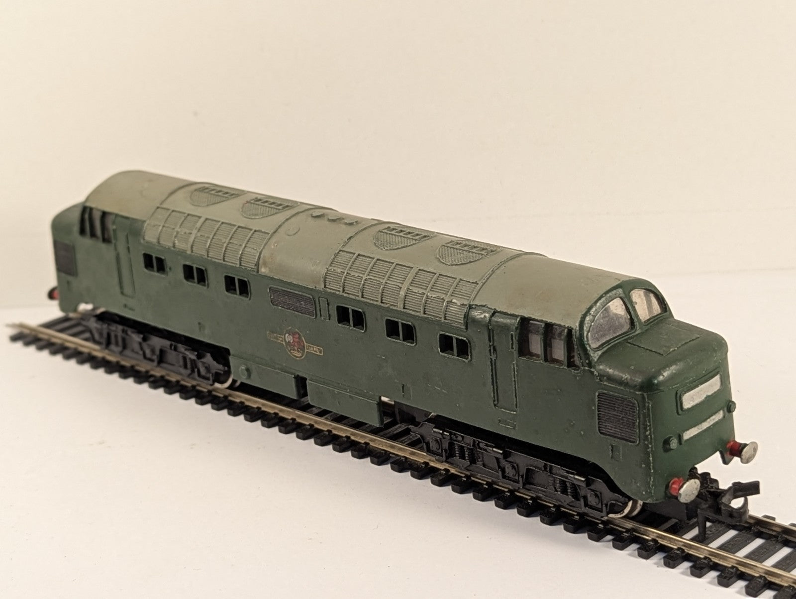 Hornby Dublo 3232 OO Gauge Class 55 Deltic Diesel Locomotive - BR Green