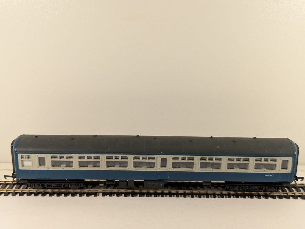 Hornby R895 OO Gauge Intercity Mk2 Tourist 2nd Open