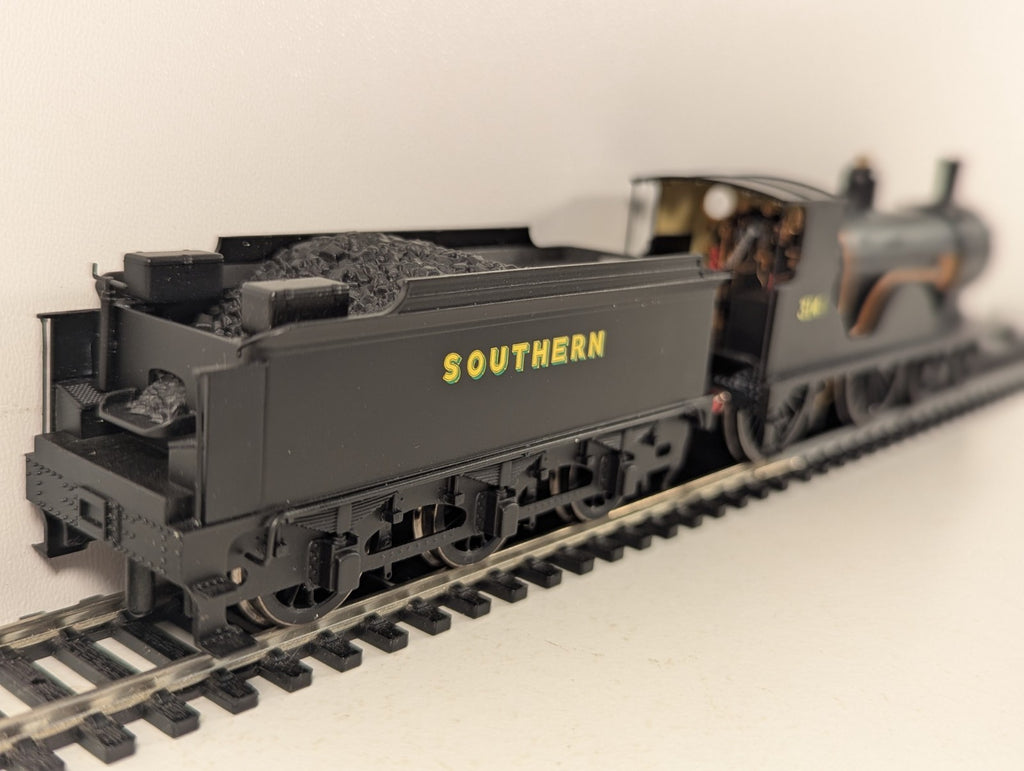 Hornby R2829 OO Gauge SR T9 'Greyhound' 4-4-0 - Missing Front Coupling