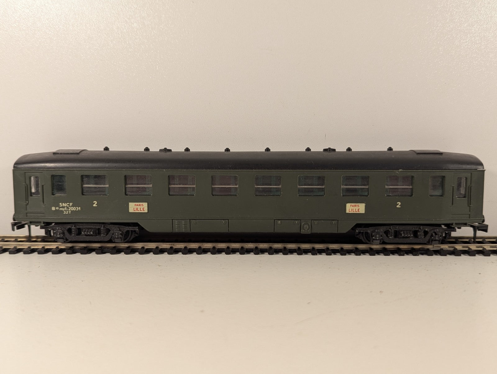 Hornby Acho HO Gauge Green 733 SNCF 2nd Class Coach