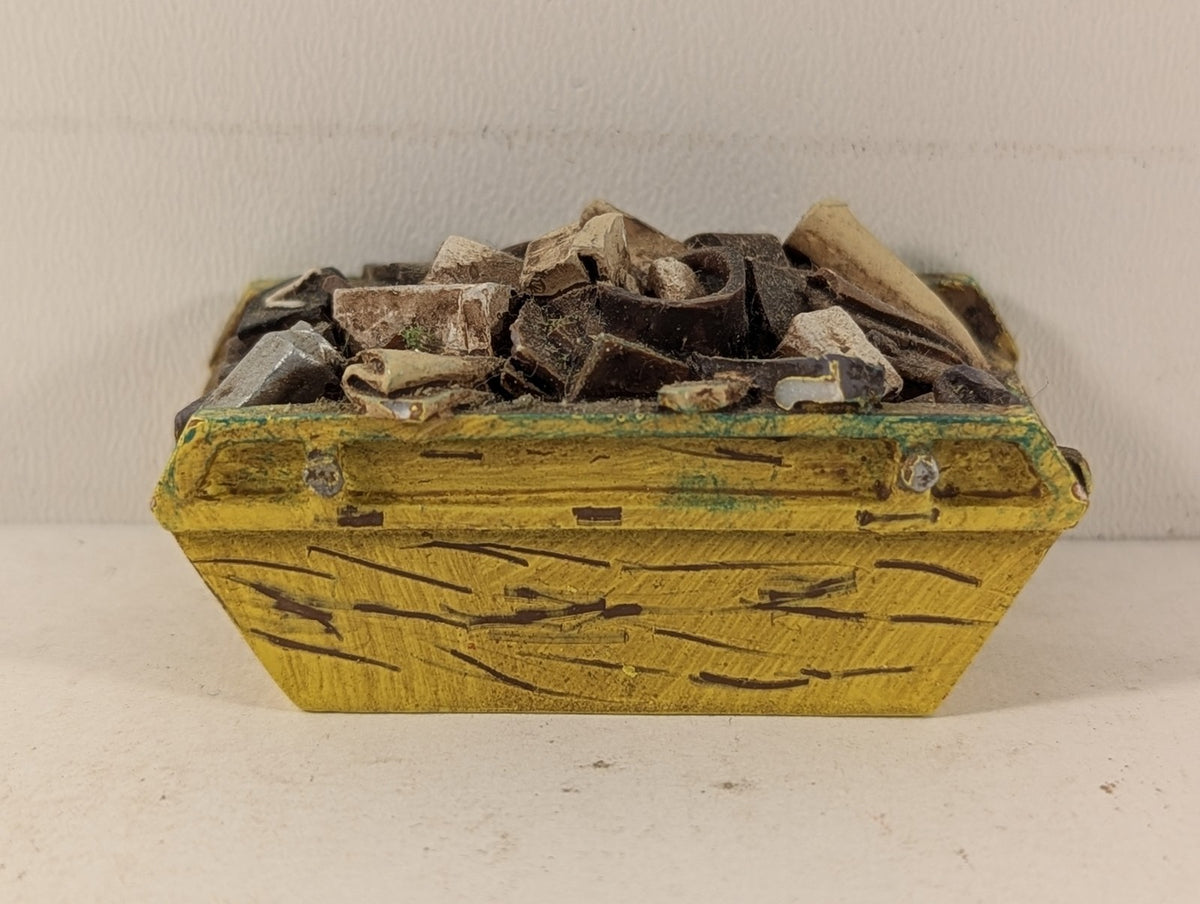 Hornby OO Gauge Yellow Skip with Debris Scenic Accessory