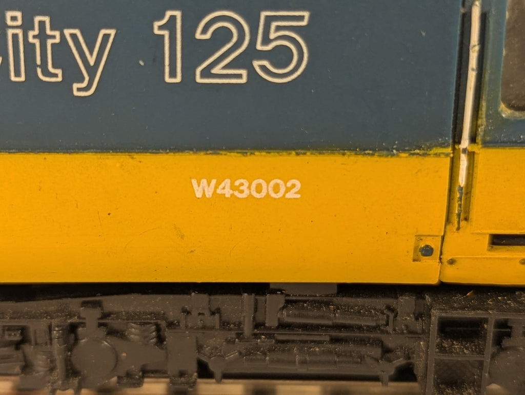 Hornby OO Gauge Class 43 HST Dummy Power Car Diesel Locomotive W43002