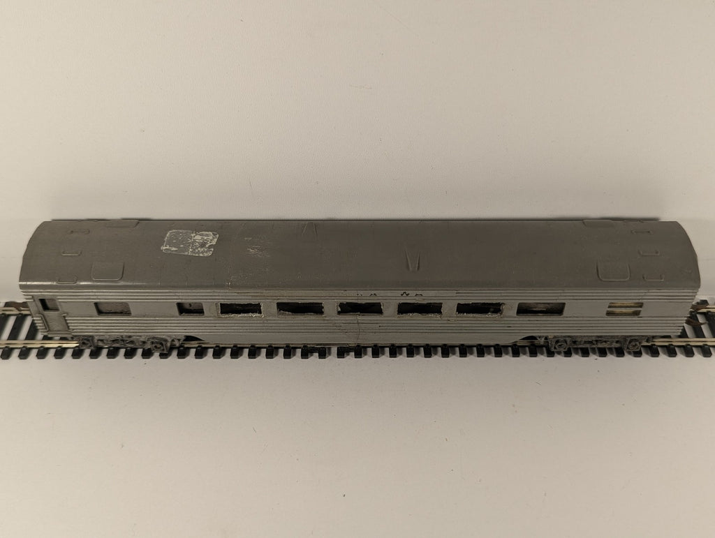Tri-ang OO Gauge Transcontinental Passenger Coach Silver R.24/25