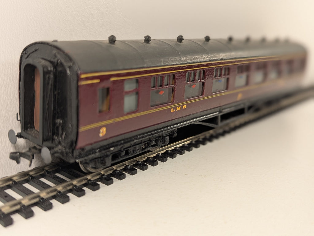 Exley OO Gauge LMS Maroon Third Class Corridor Coach