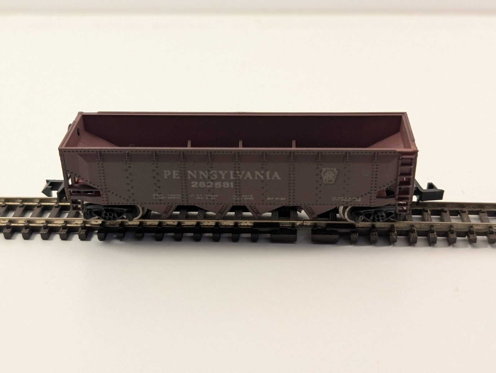 Bachmann N Scale Pennsylvania 55-Ton 2-Bay Open Hopper Car