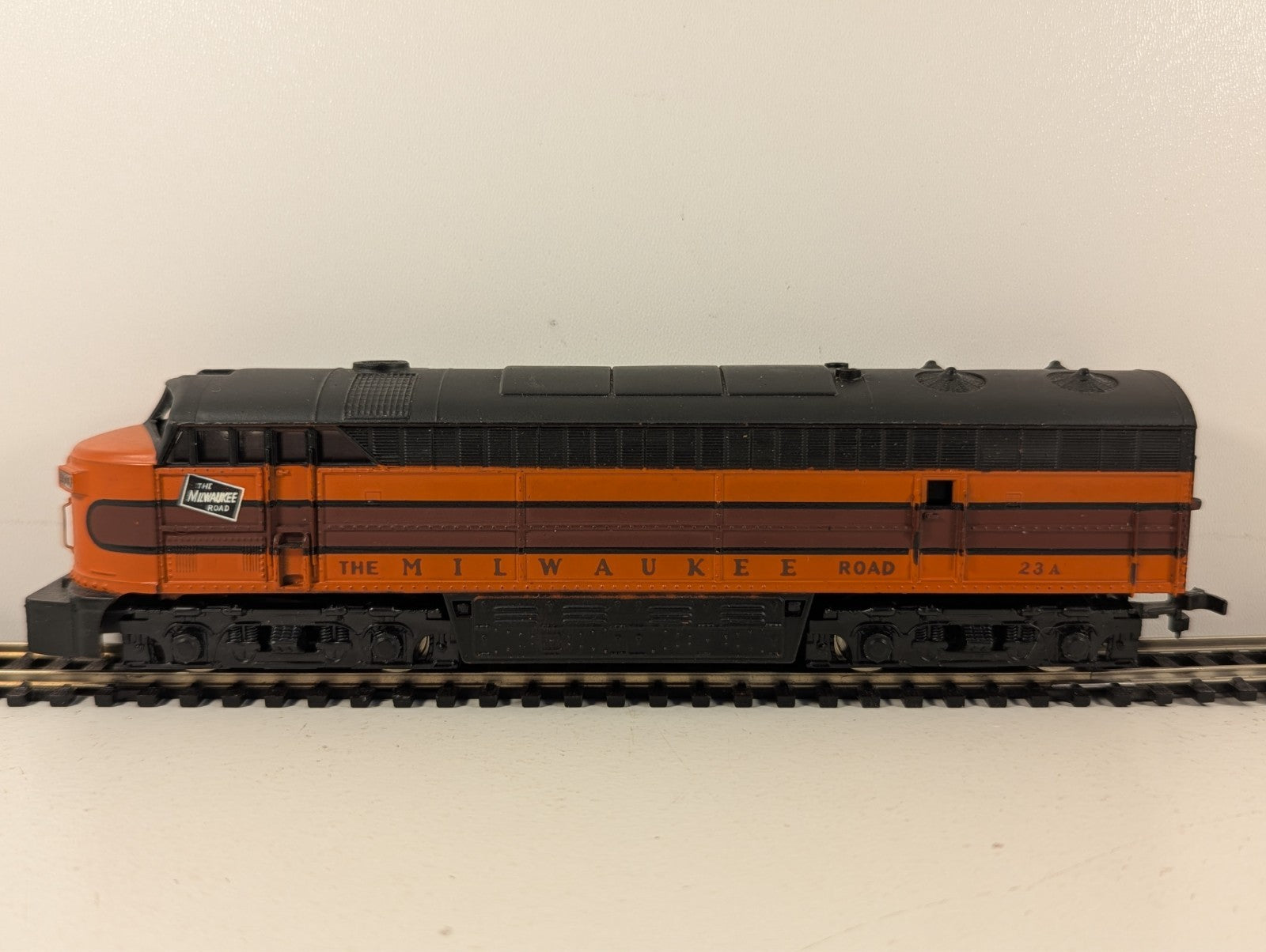 Tempo Fairbanks Morse  C-Liner Diesel Dummy Locomotive - Missing Front Coupler