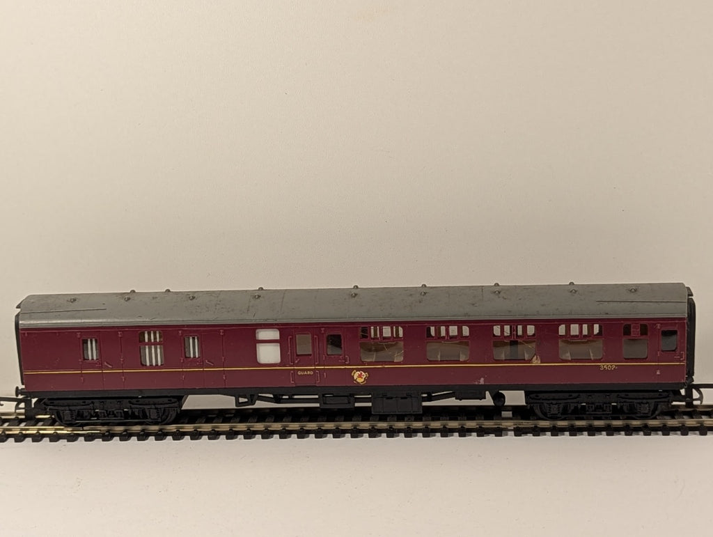 Tri-ang Hornby R423 OO Gauge Mk1 Brake Coach BR Maroon Missing Buffer