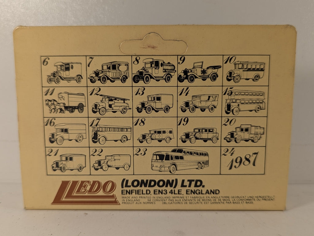 Lledo Dennis Fire Engine Die-cast Model Vehicle Ware Fire Service 12