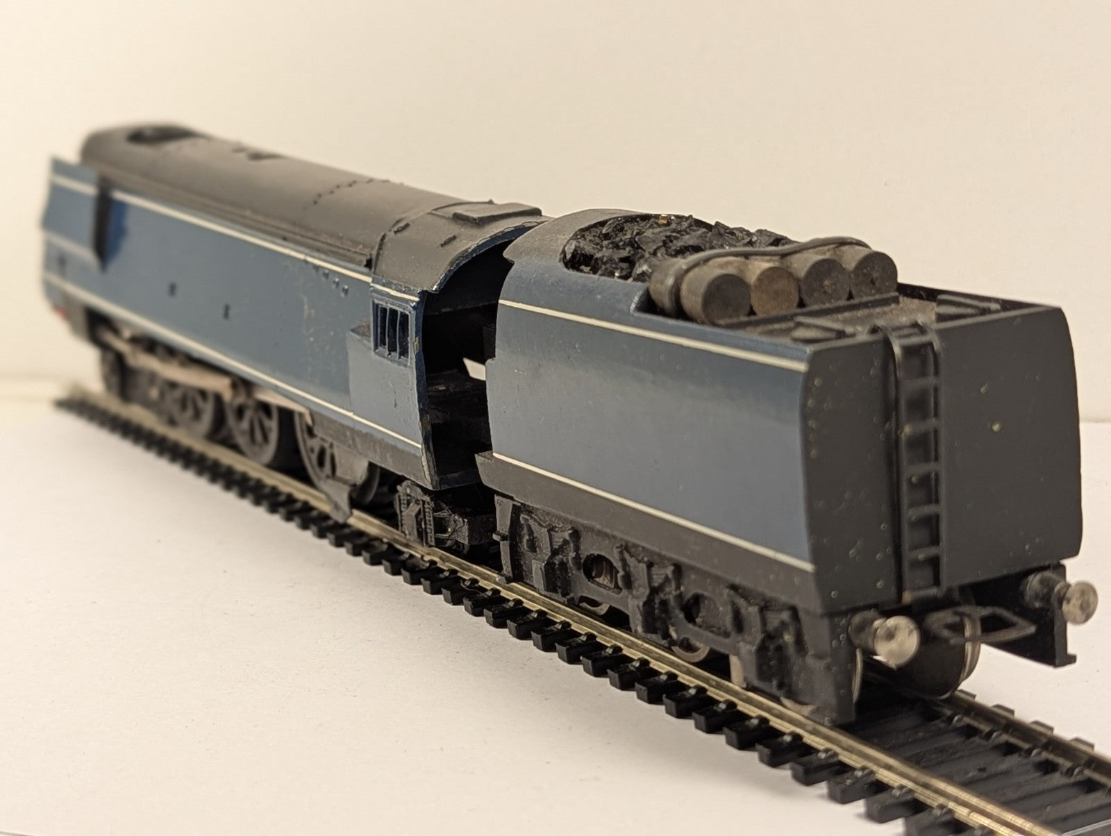 Graham Farish OO Gauge Southern Railway Merchant Navy Locomotive – Spares/Repair