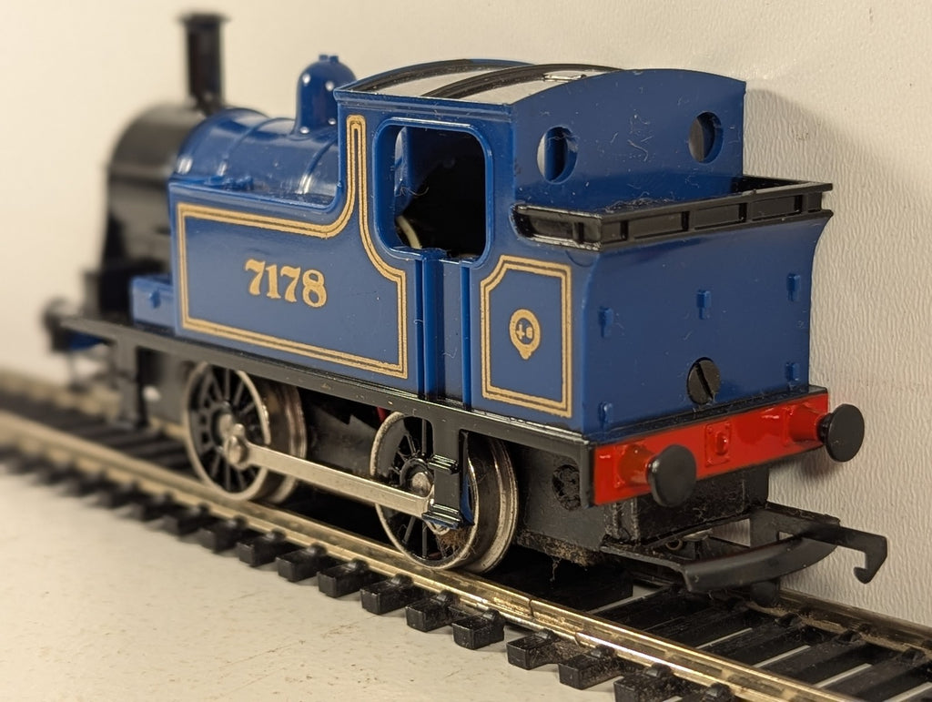 Hornby OO Gauge 0-4-0 Steam Tank Locomotive Steam Locomotive 7178 Blue R.255