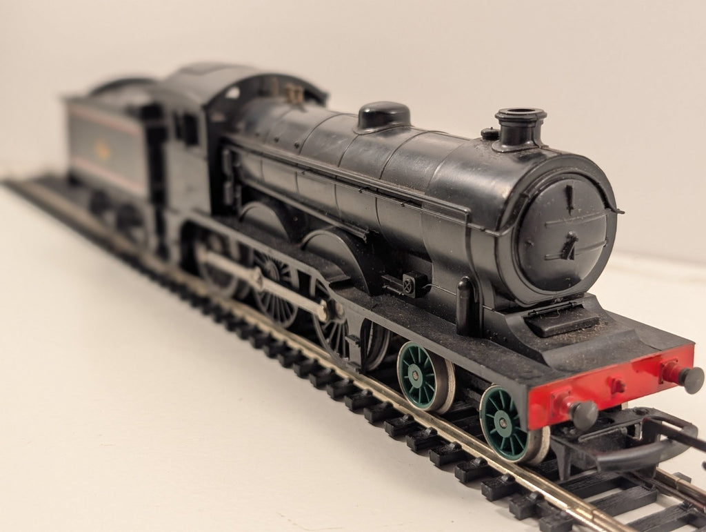 Tri-ang / Triang-Hornby R150S Class B12 4-6-0 No. 61572 in BR Black