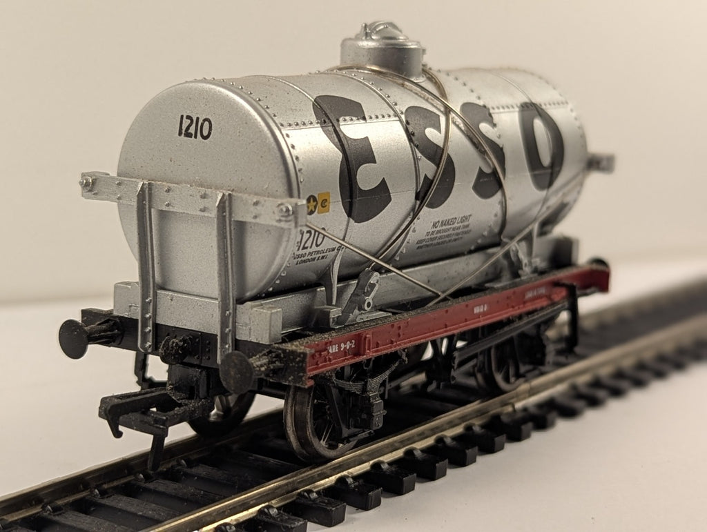 Bachmann OO Gauge 14 Ton Tank Wagon 1210 Esso Silver 38-752