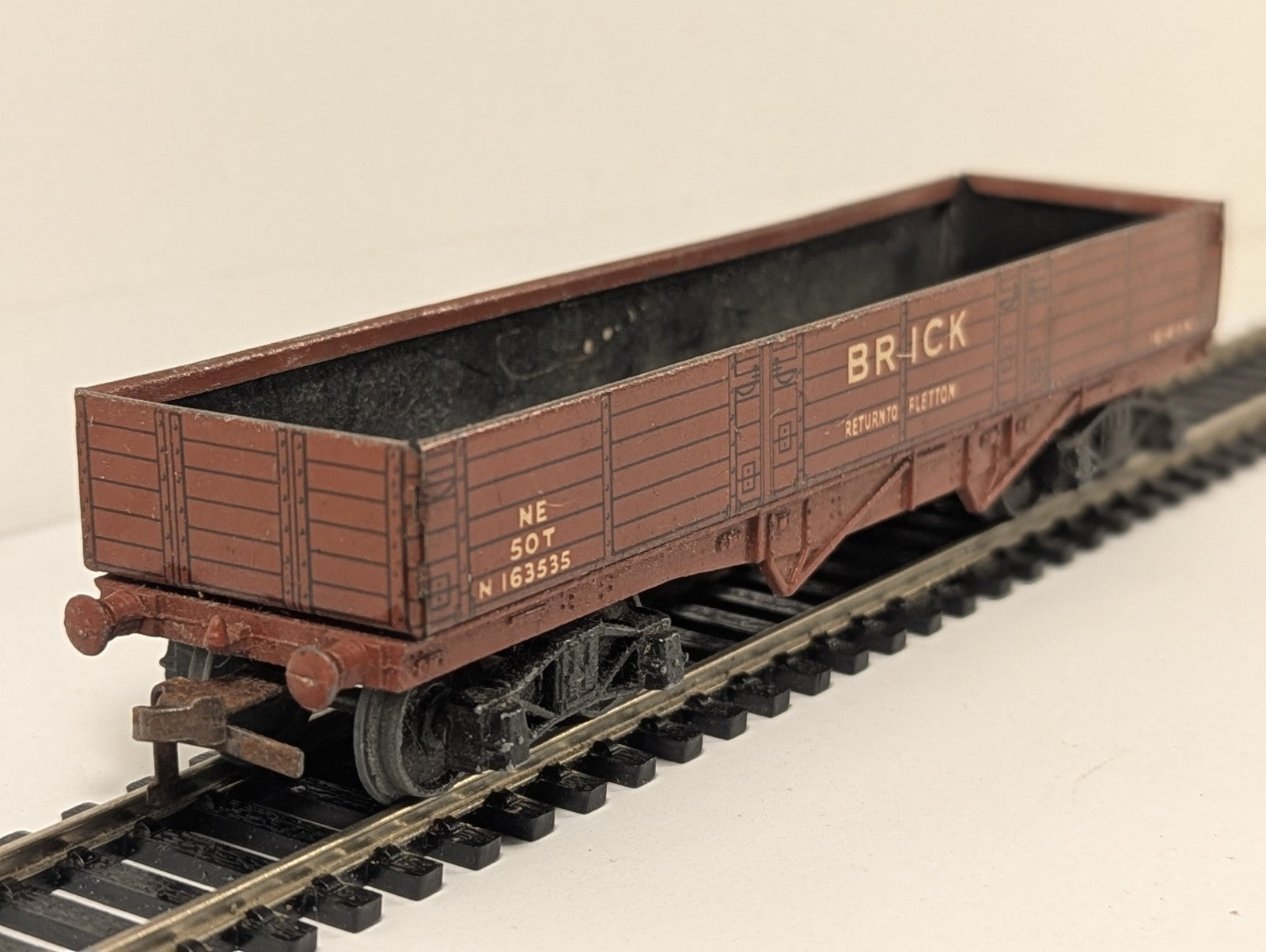 Hornby Dublo OO Gauge 50T Brick Truck Wagon E163535
