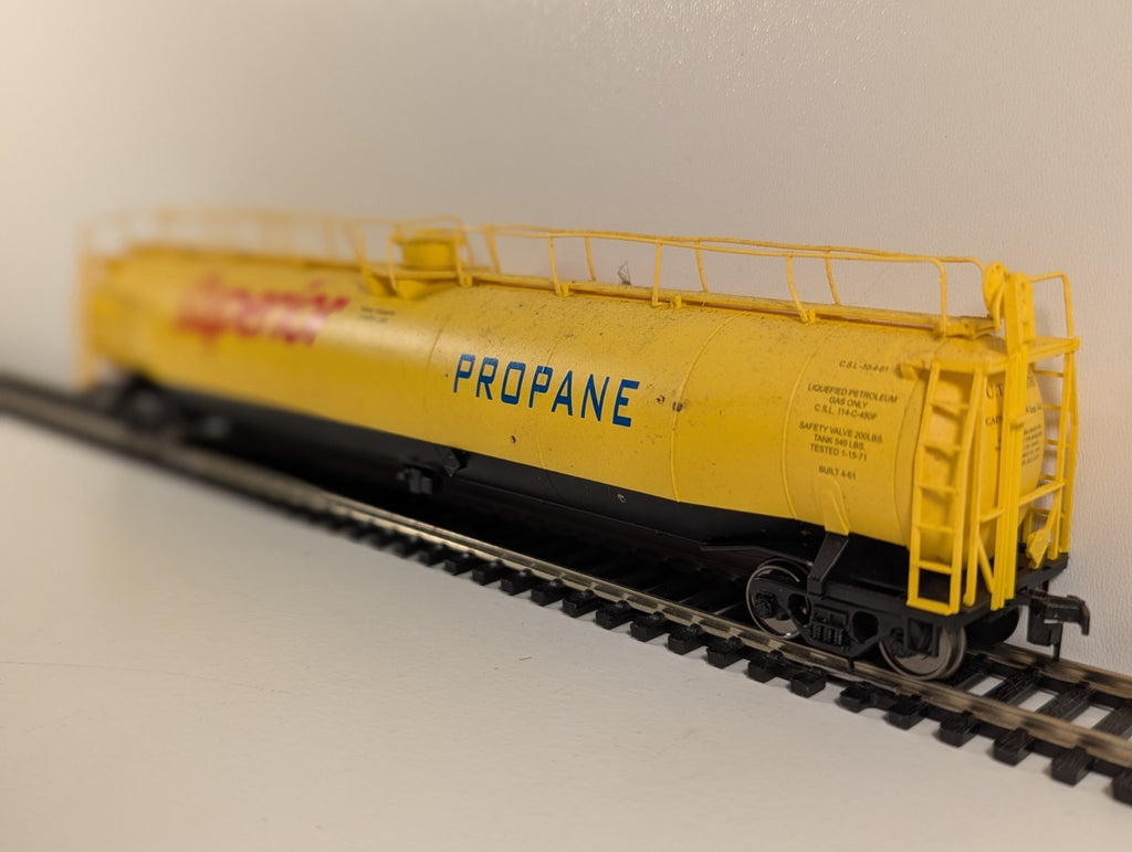 Atlas – UTLX 80781 Propane Tank Car (H0 Gauge)