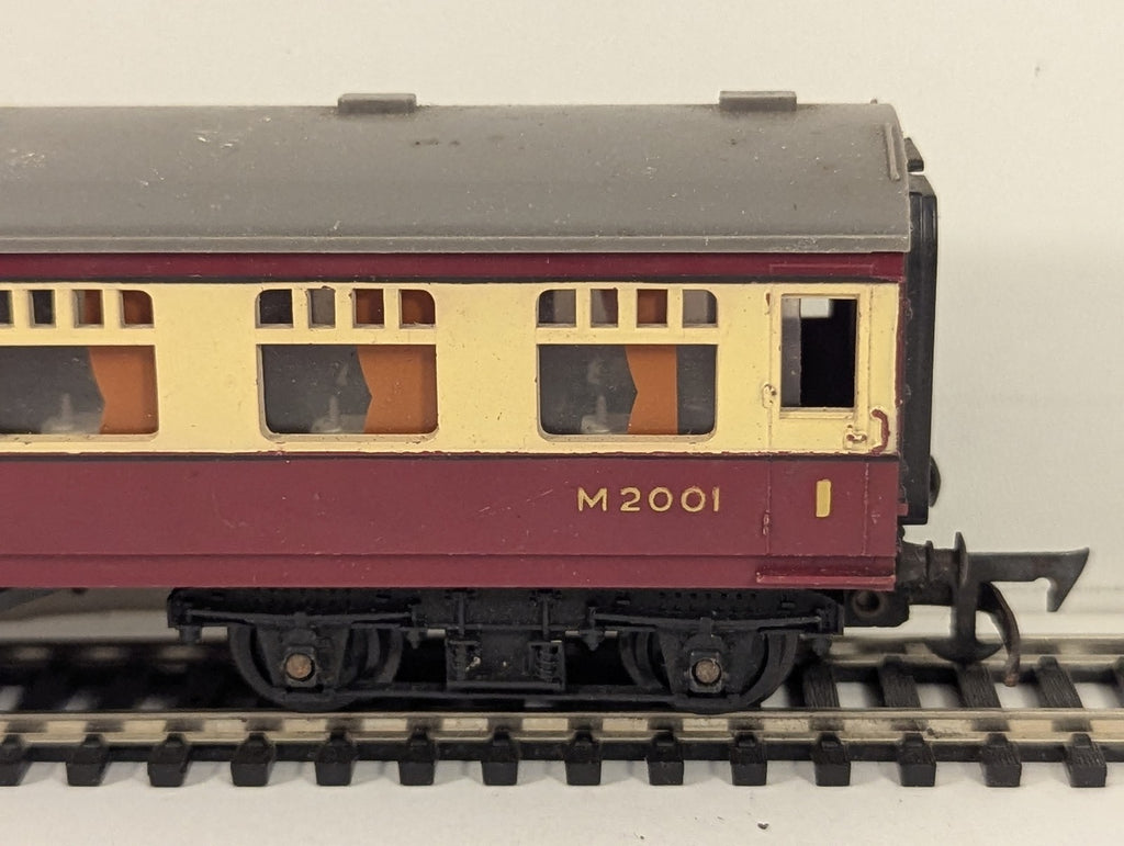 Tri-ang OO Gauge BR Restaurant Car Passenger Coach M2001 BR Crimson and Cream