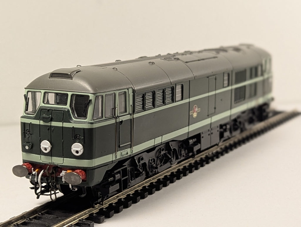 Hornby R2420A OO Gauge Class 31 Diesel Locomotive D5511 BR Two-Tone Green