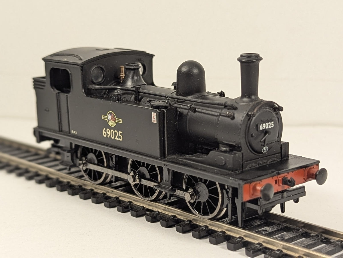 Bachmann OO Gauge Class J72 0-6-0T Steam Locomotive 69025 BR Black 31-056