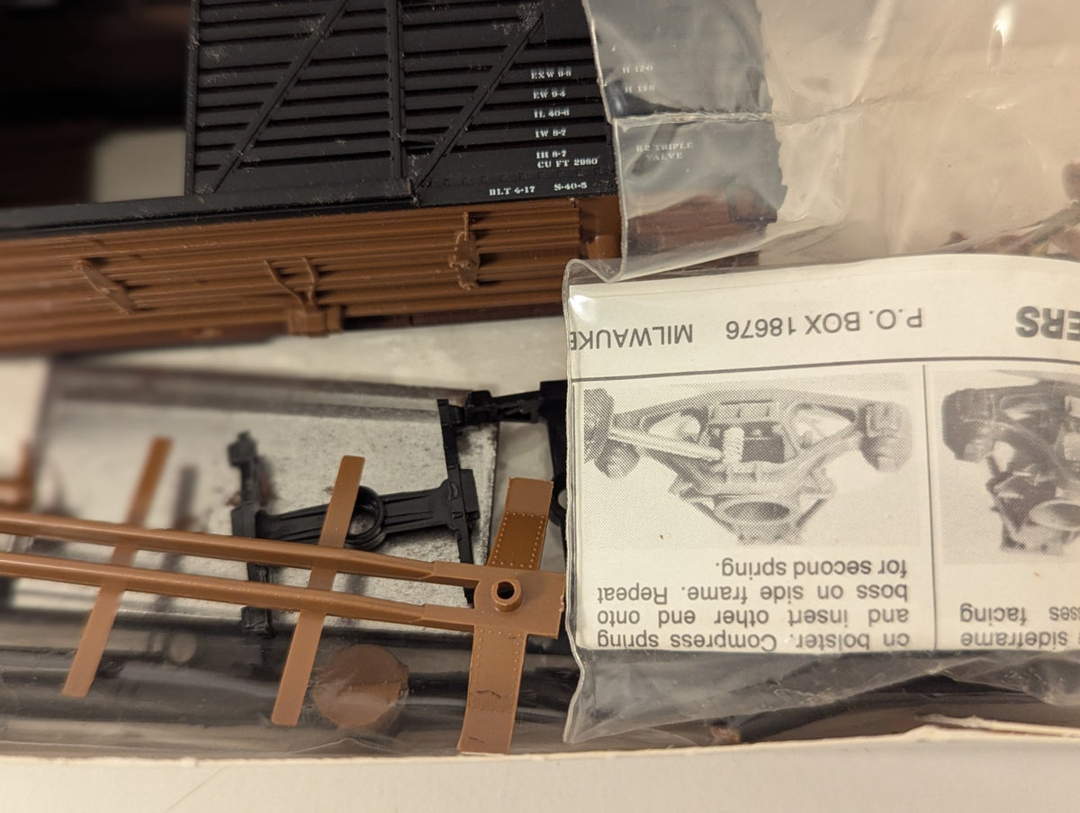 Walthers HO 40ft Stock Car Wood Ends Kit