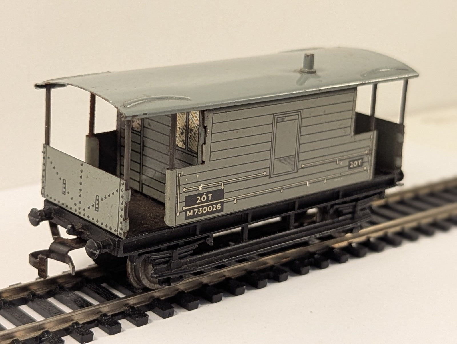 Hornby Dublo OO Gauge BR 20 Ton Goods Brake Van