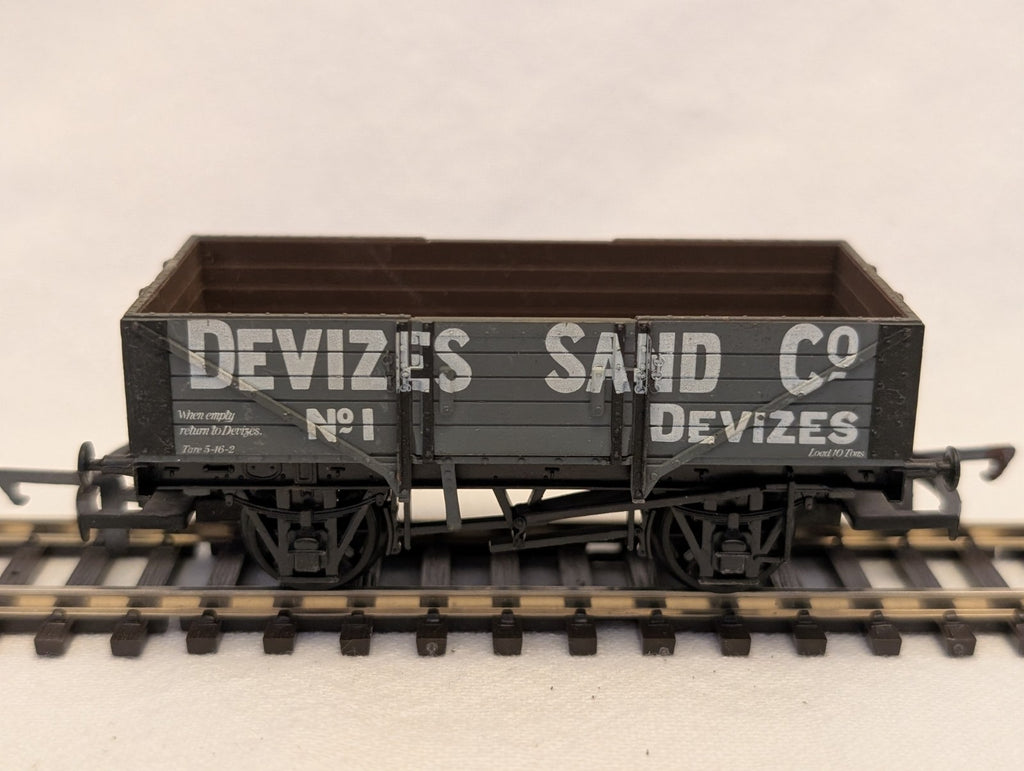 Airfix OO Gauge 7 Plank Open Wagon Goods Wagon 1 Devizes Sand Co.