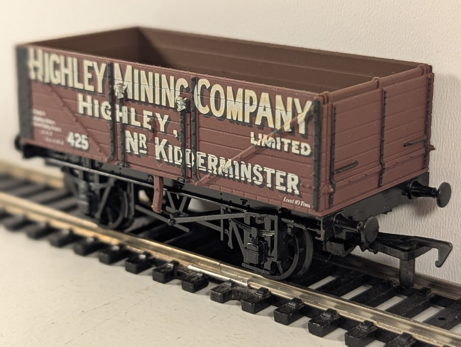 Airfix 54382 OO Gauge Highley Mining 7 Plank Wagon
