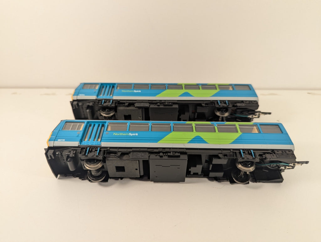 Hornby R2161 OO Class 142 142074 Northern Spirit DMU