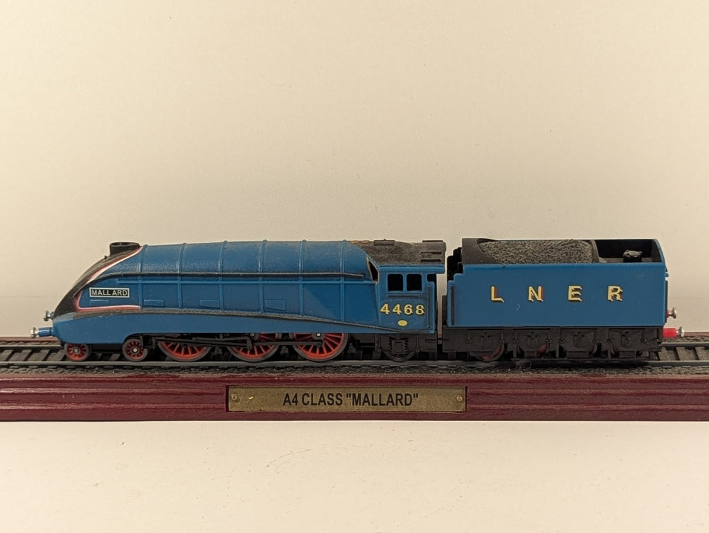 Atlas Editions LNER Class A4 4468 "Mallard" Static Model