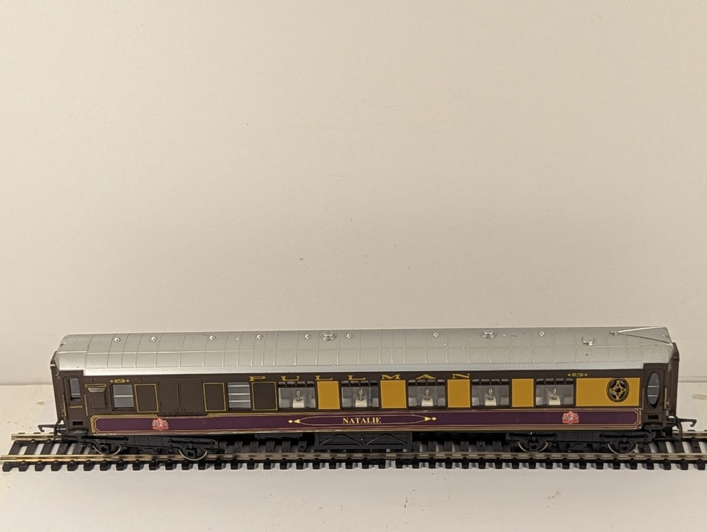 Hornby OO Gauge Pullman Brake Coach Natalie