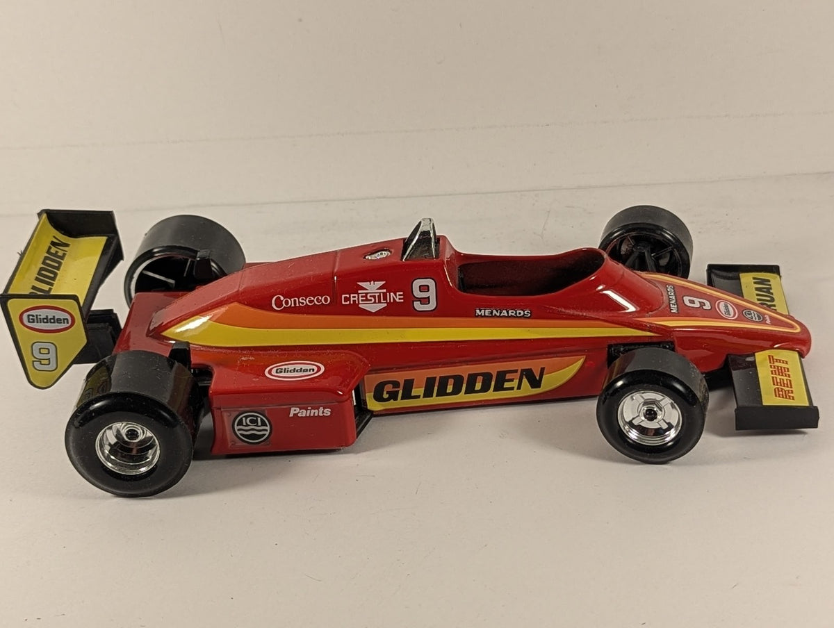 Bburago 1:43 Lola T90/00 Indy Car Die-cast Model Car