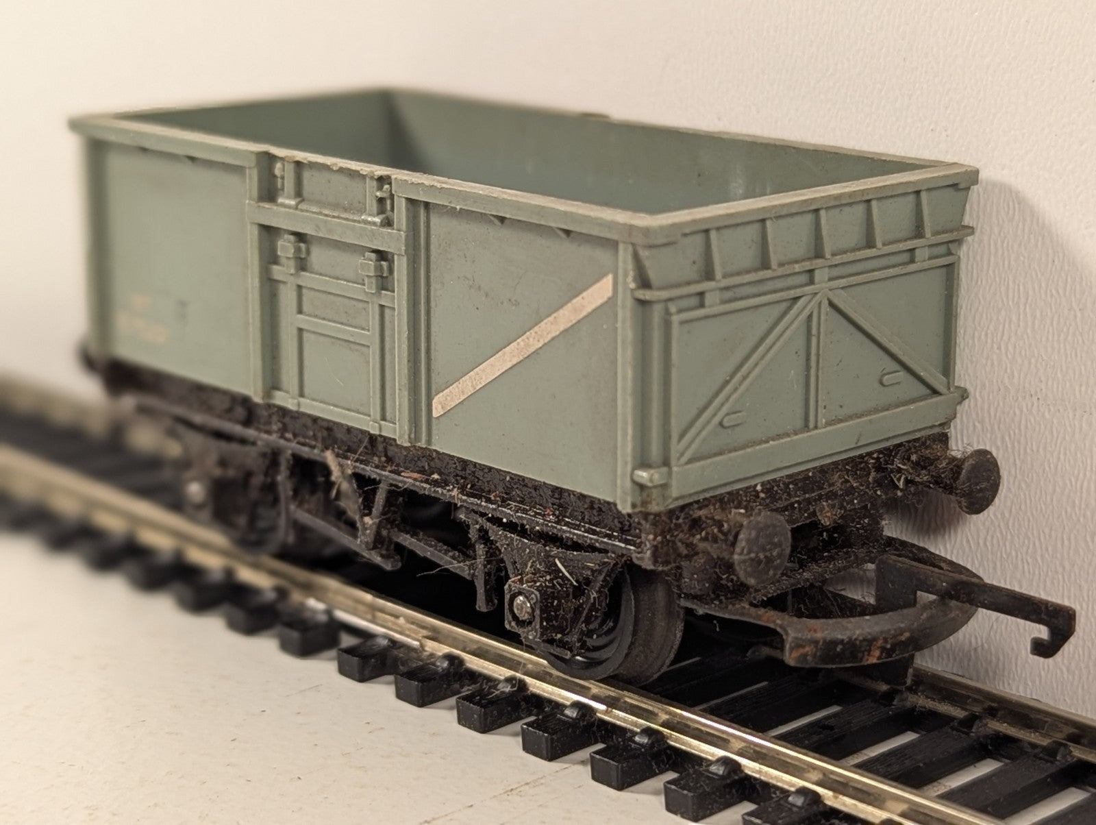 Tri-ang OO Gauge 16-Ton Mineral Wagon Open Wagon B75201 BR Grey R.12