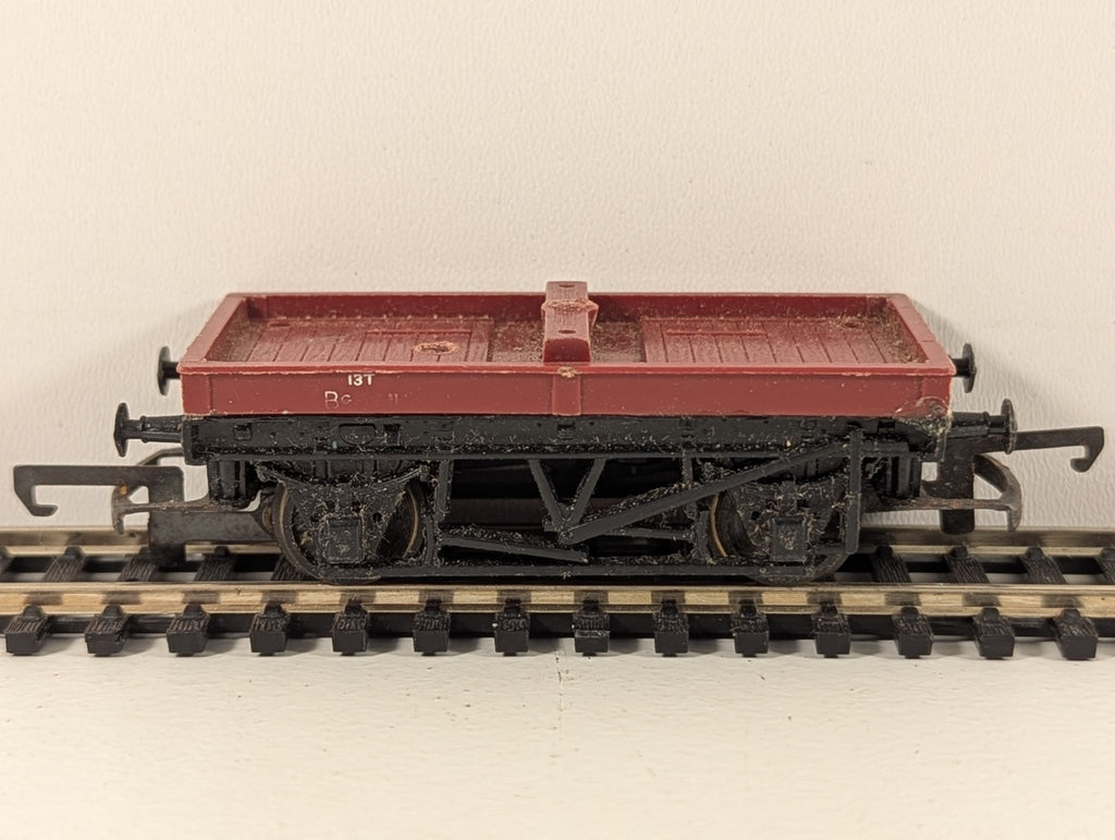 Tri-ang Railways R17 Bolster Wagon – OO Gauge