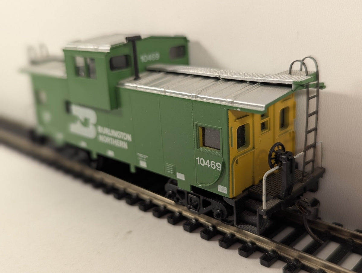 Athearn HO Gauge Wide Vision Caboose 10469 Burlington Northern 5361