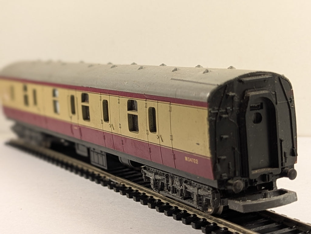 Lima OO Gauge BR Mk1 BSK Brake Second Corridor Coach Passenger Coach