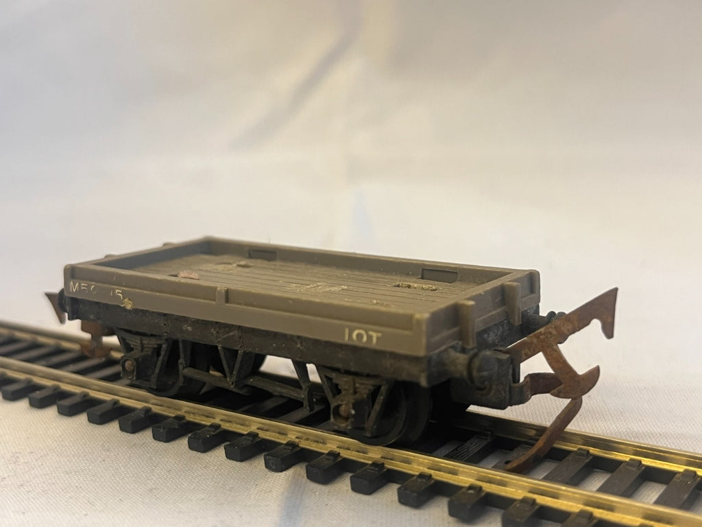 Tri-ang Railways R17/18 OO Gauge Bolster Wagon