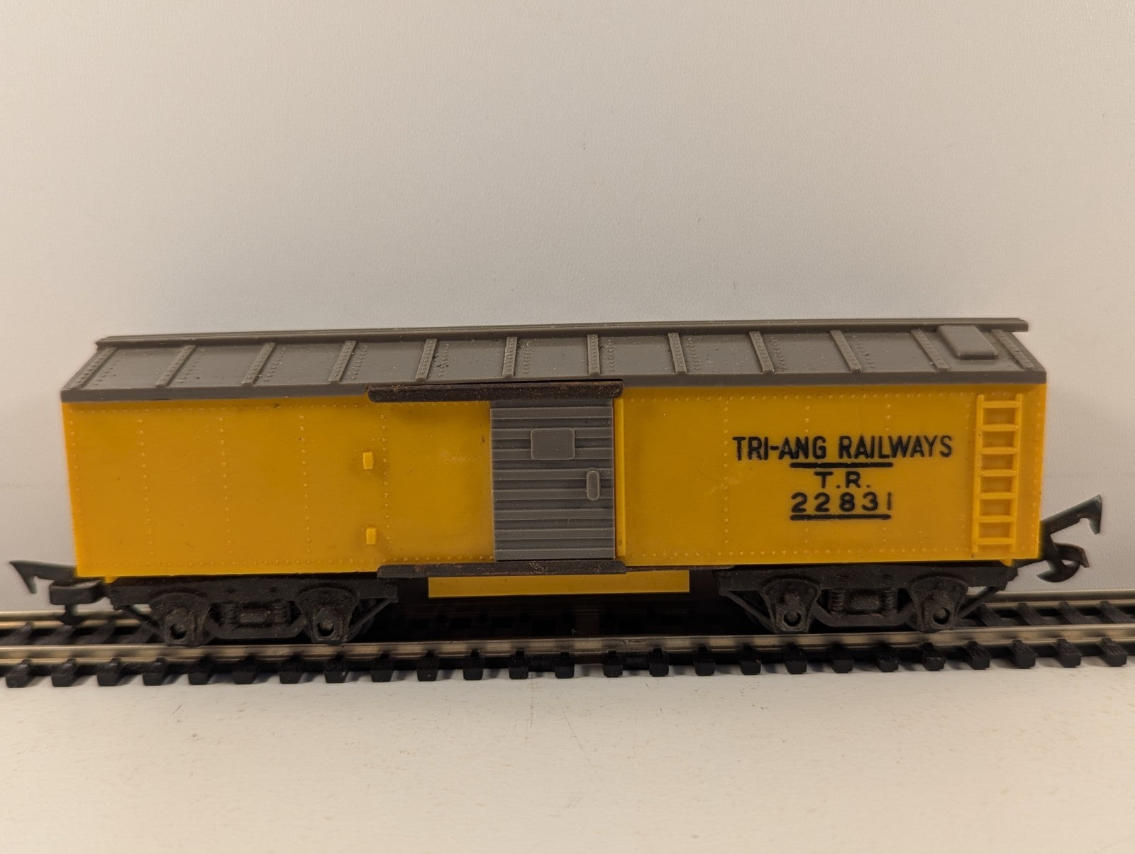 Tri-ang Railways R114 OO Gauge Yellow Box Car