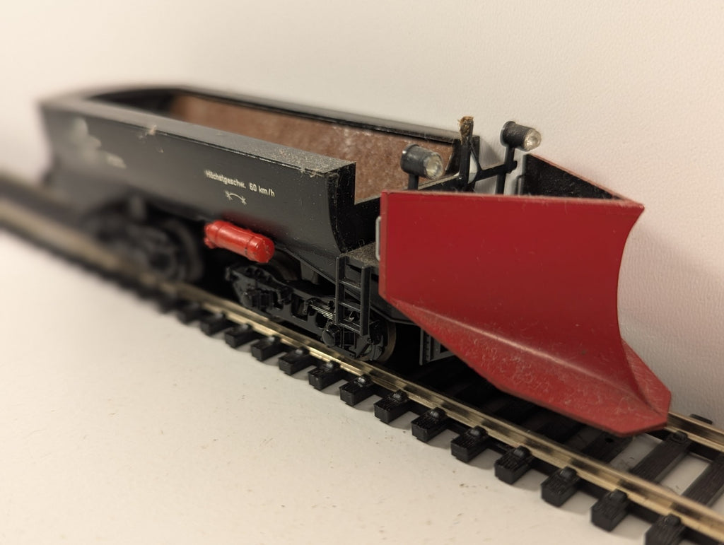 Liliput HO Gauge DB Tender Snow Plough Wagon