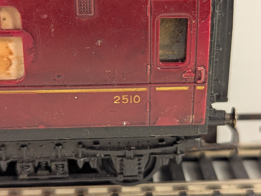 Tri-ang OO Gauge LMS Type Sleeping Car Passenger Coach 2510 BR Maroon