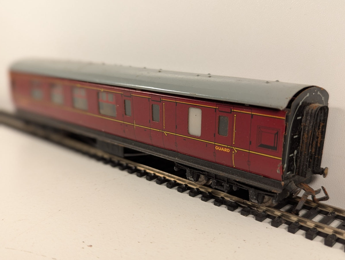 Hornby Dublo OO Gauge Maroon Brake Third Corridor Coach