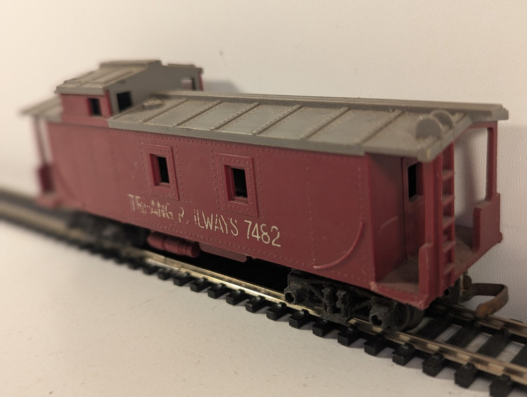 Tri-ang Railways R115 Maroon Caboose OO Gauge