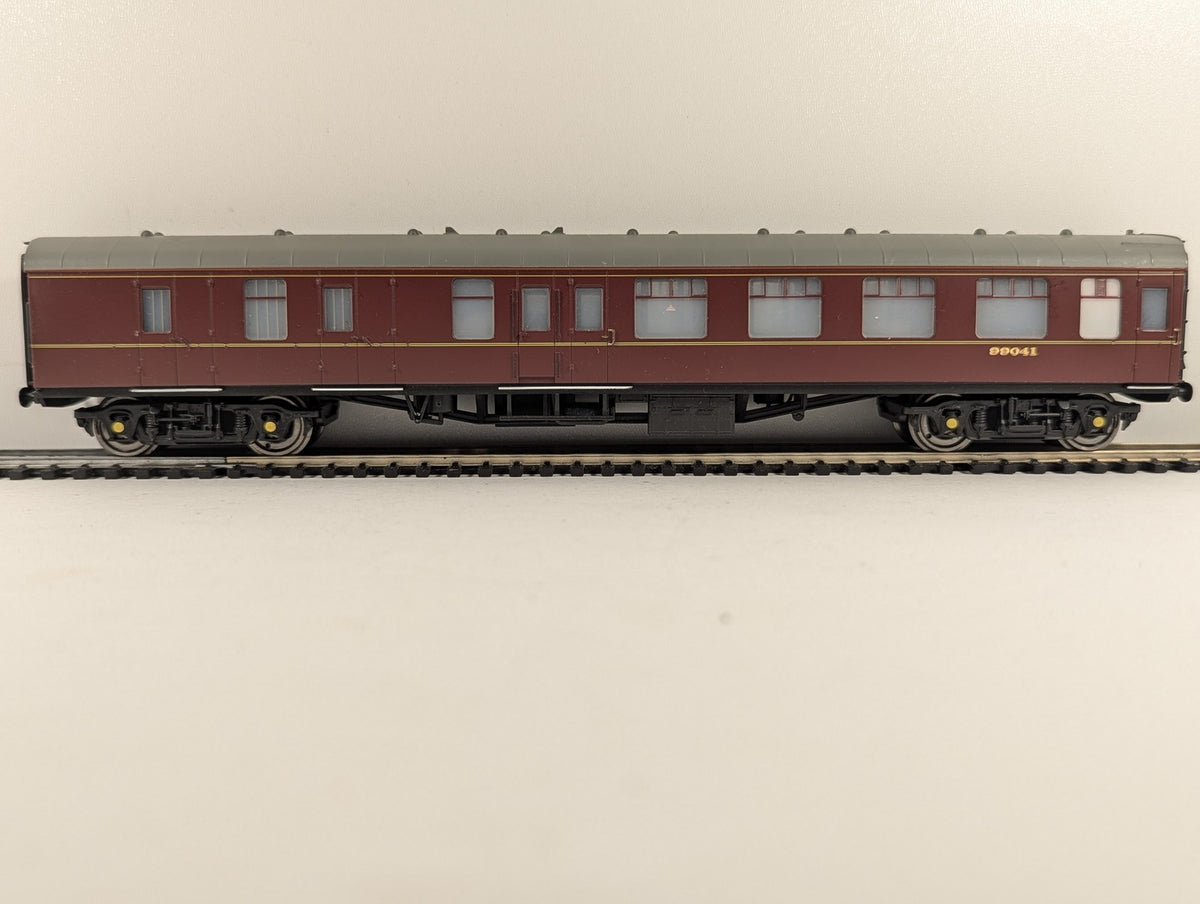 Hornby OO Gauge Stanier 57ft Brake Second Corridor (BSK) 99041 BR Maroon