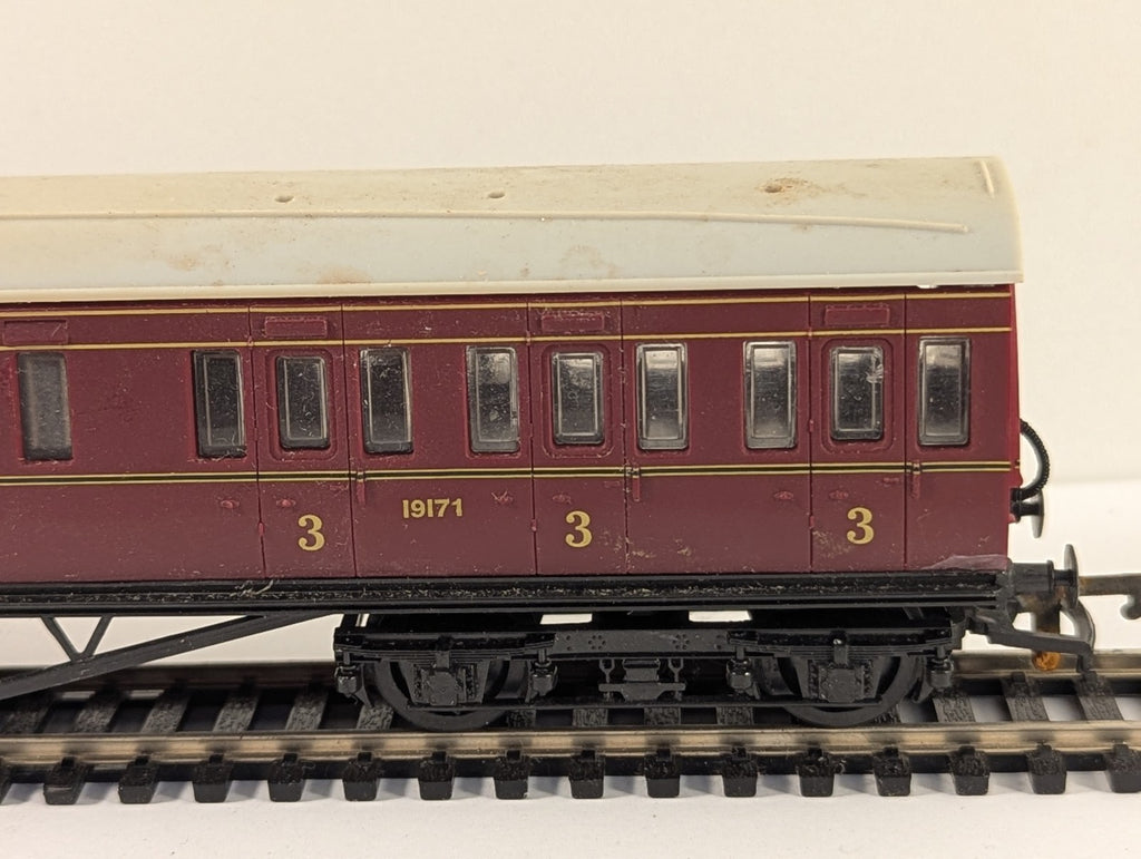 Dapol OO Gauge Stanier LMS Maroon Non-Corridor Brake Coach