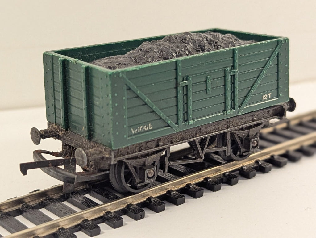 Tri-ang OO Gauge R10/13 5-Plank Open Wagon with Coal Load Green