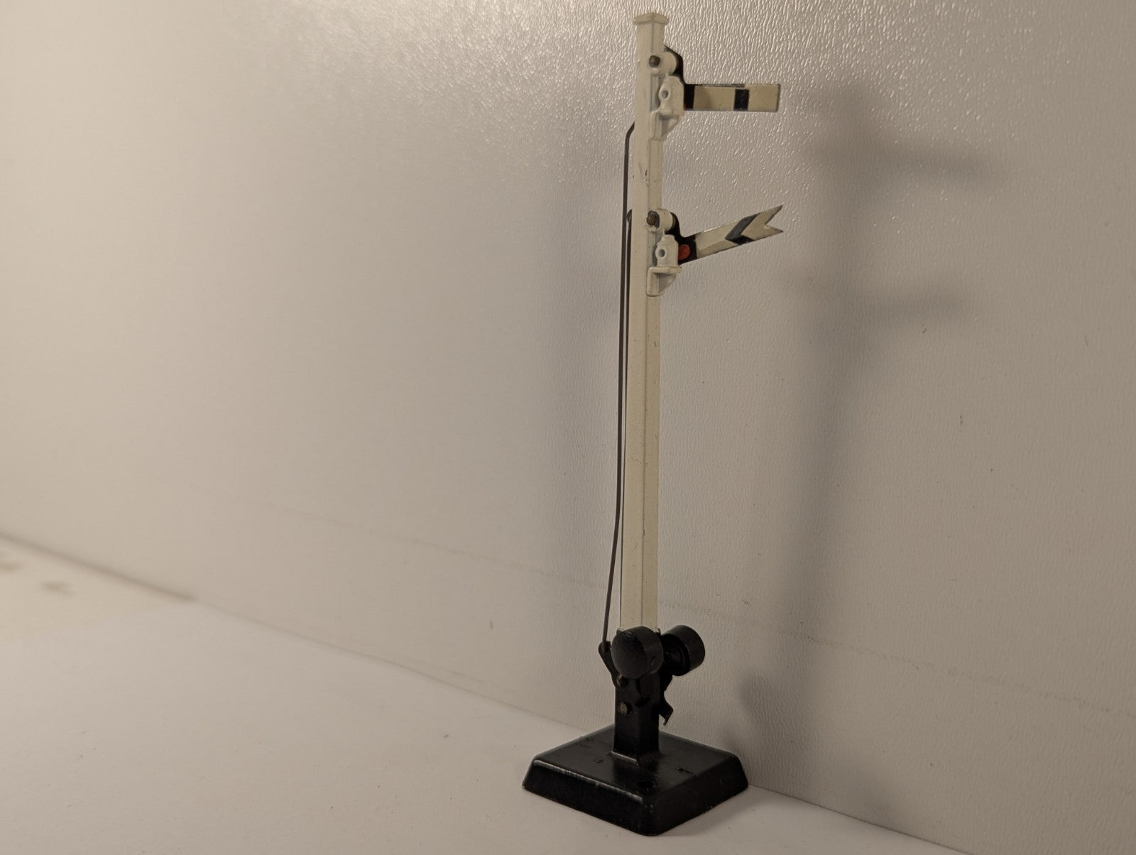 Hornby-Dublo 32131 OO Gauge Double Arm Upper Quadrant Signal - Boxed