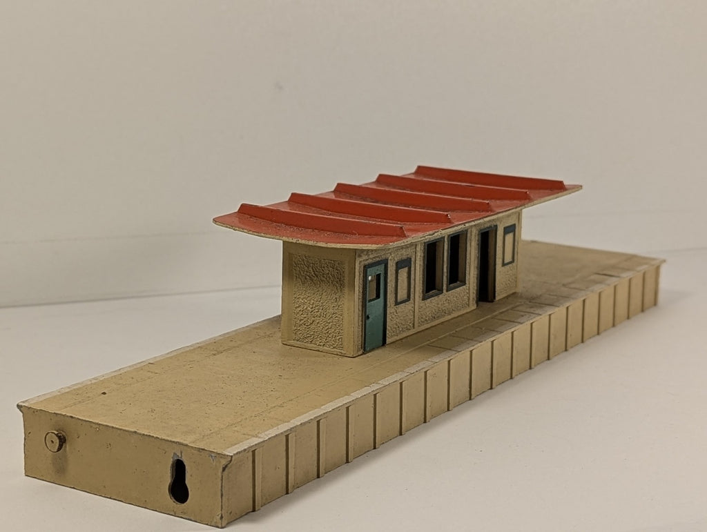 Hornby-Dublo OO Gauge D1 Island Platform Model Railway Accessory Cream & Red