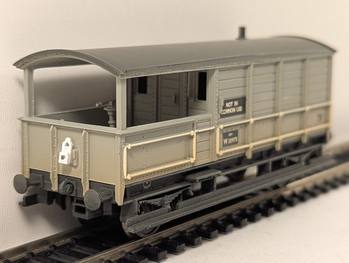 Bachmann OO Gauge GWR 20 Ton Toad Brake Van Goods Wagon W 35975 BR Grey