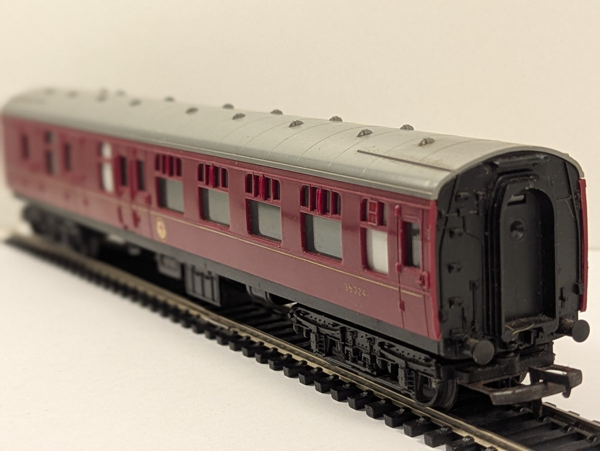 Tri-ang R423 OO Gauge BR Mk1 Brake Second Coach 35024 Maroon