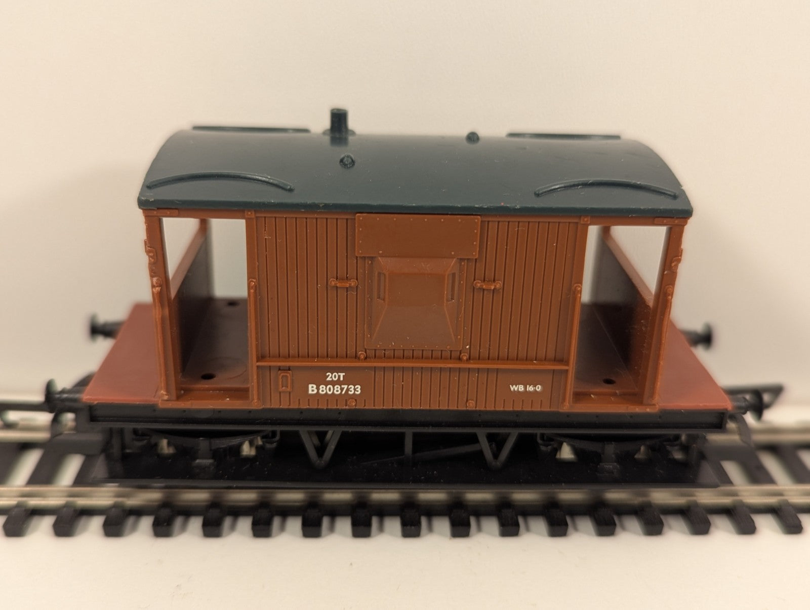 Hornby RailRoad R6368 BR 20-Ton Brake Van