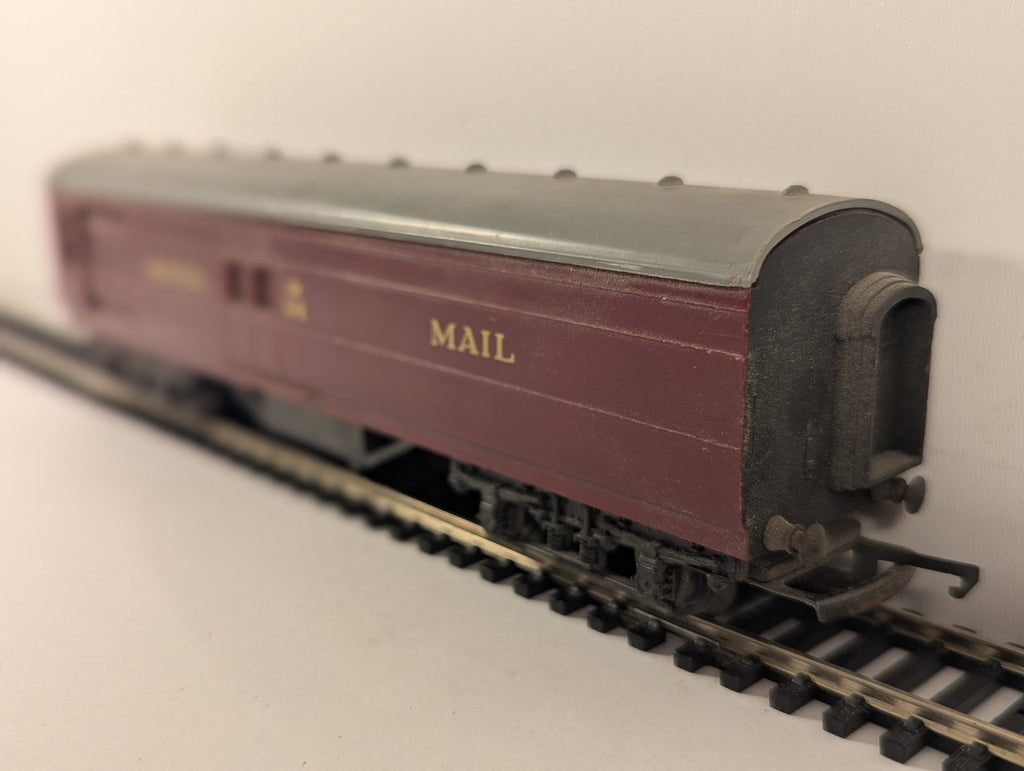Tri-ang OO Gauge Operating Royal Mail Coach Passenger Coach M30224 BR Maroon R23
