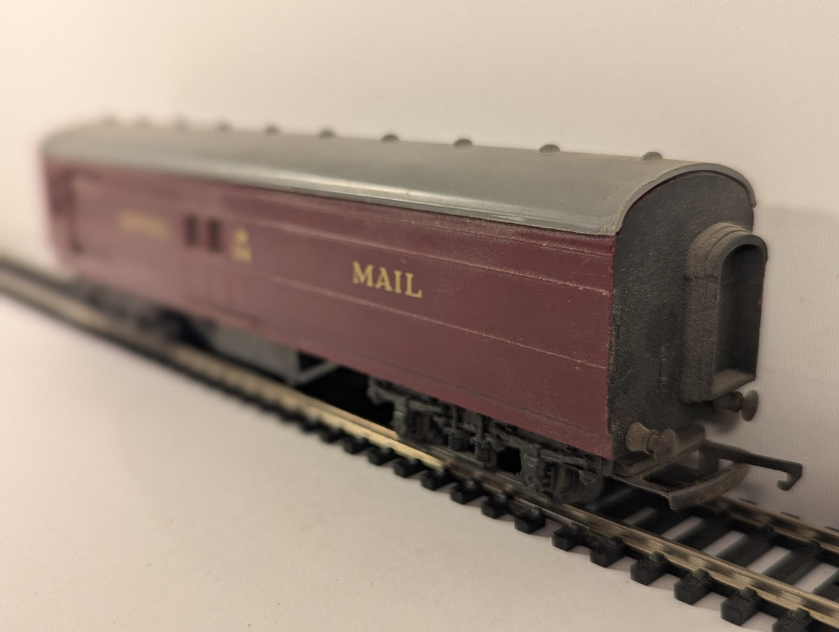 Tri-ang OO Gauge Operating Royal Mail Coach Passenger Coach M30224 BR Maroon R23