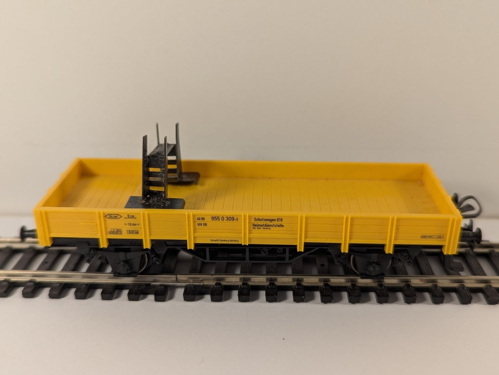 Märklin HO Gauge Low Side Maintenance Wagon – Missing Coupler on one side